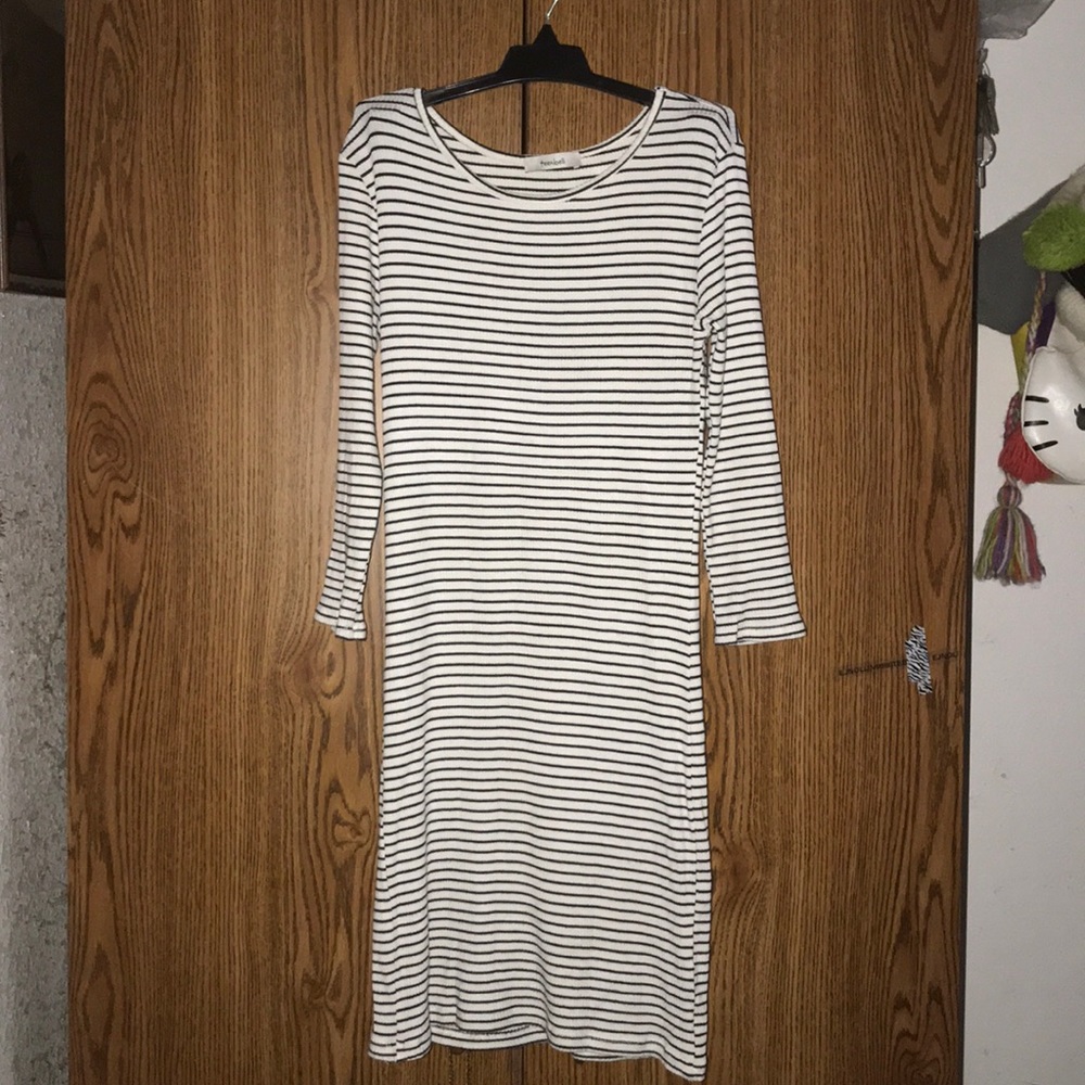 Long sleeve black n white dress
